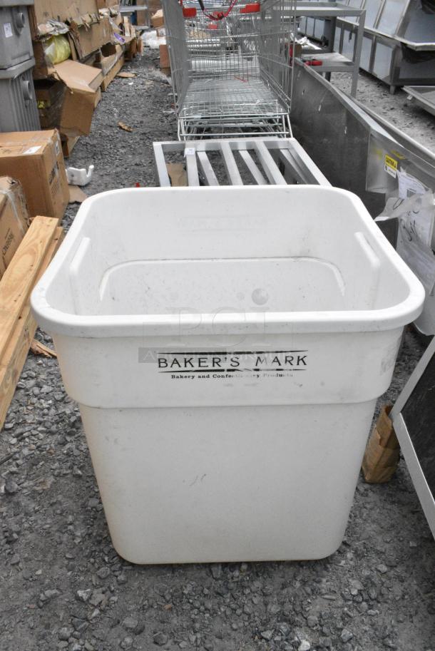 Bakers Mark White Poly Trash Bin w/ Lid. - Image 5 of 6
