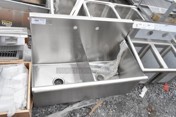 BRAND NEW SCRATCH AND DENT! Stainless Steel 2 Bay Sink. - Image 2 of 4
