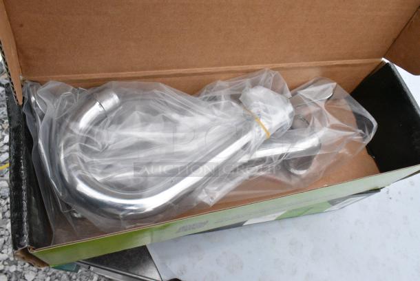BRAND NEW SCRATCH AND DENT! Steelton 522CS12424 29 1/2" 18-Gauge Stainless Steel One Compartment Commercial Sink without Drainboard - 24" x 24" x 12" Bowl - Image 5 of 9
