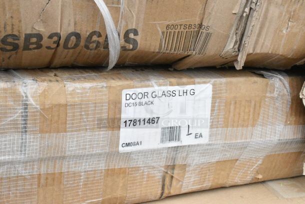 4 BRAND NEW SCRATCH AND DENT! Items Including 460EG1872 Regency 18" x 72" NSF Green Epoxy Wire Shelf, Avantco 17811467 Black Left-Hinged Glass Door for GDC-15-HC, 600TSB3060S Regency 30" x 60" 16-Gauge Stainless Steel Commercial Work Table with 4" Backsplash and Undershelf, 427SD2828WA Lancaster Table & Seating Excalibur 28" x 28" Square Table Top with Textured Walnut Finish. 4 Times Your Bid! May Be Missing Pieces - Image 4 of 6
