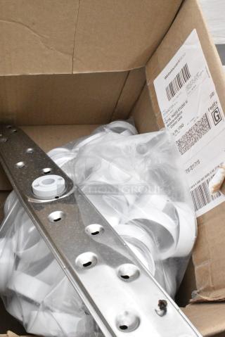 BRAND NEW SCRATCH AND DENT! 63/485 White Dual-Flapper Induction-Lined Spice Lid with 7 Holes - 100/Pack