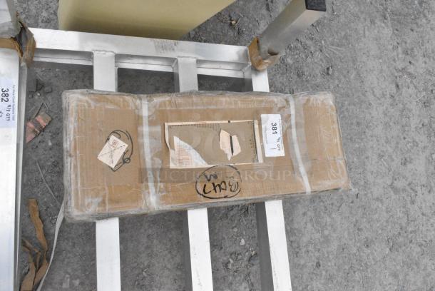 BRAND NEW SCRATCH AND DENT! Regency 600IB1824LID Stainless Steel Sliding Lid for 18" x 24" Underbar Ice Bin - Image 1 of 2