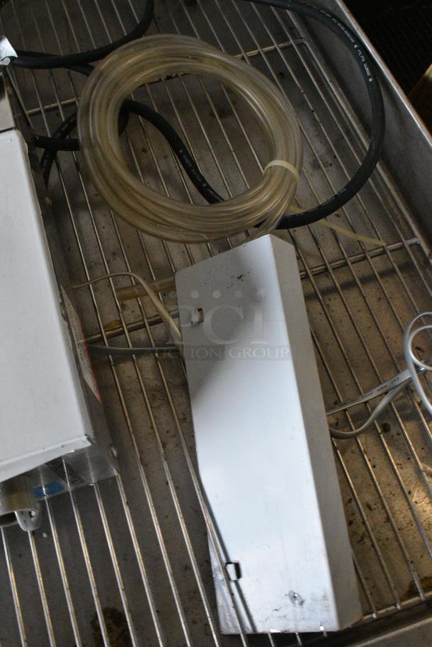 BRAND NEW SCRATCH AND DENT! Manitowoc AuCS-A Automatic Cleaning System For Ice Machine - Image 3 of 7