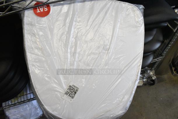 BRAND NEW SCRATCH AND DENT! Lot of 23 Seat Cushions Including Black and Brown - Image 4 of 5
