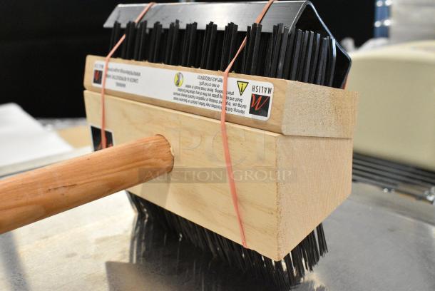 BRAND NEW SCRATCH AND DENT! Malish Wooden Coarse Cleaning Brush - Image 3 of 4