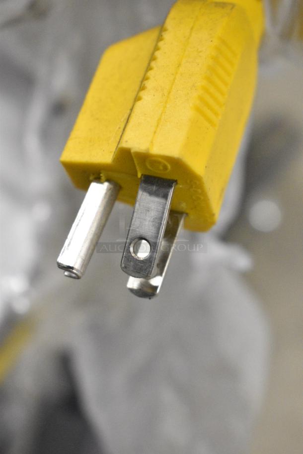 BRAND NEW SCRATCH AND DENT! Lavex DP 1334 Floor Cleaning Machine. 120 Volts, 1 Phase. Tested and Working! - Image 7 of 7