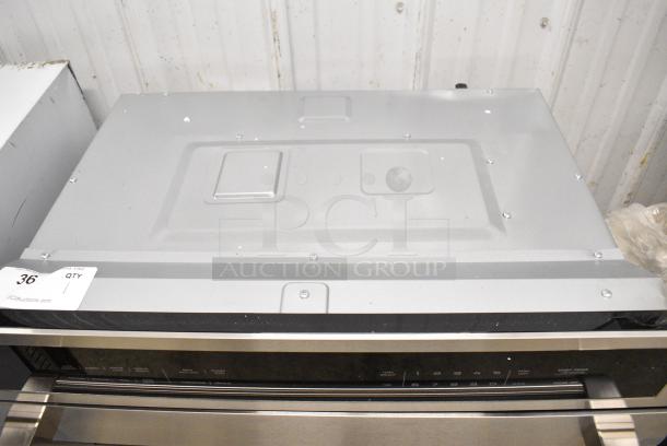 BRAND NEW SCRATCH AND DENT! KoolMore KM-CWO30-SS Stainless Steel 30 in. Built-in Microwave with Convection Oven and Air Fryer. - Image 4 of 11