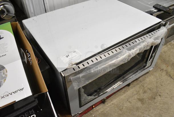 BRAND NEW SCRATCH AND DENT! Avantco 177CO46M Full Size Countertop Convection Oven with Moisture Injection, 4.4 cu. ft. See Pictures for Broken Glass. 208/240 Volts. - Image 2 of 9