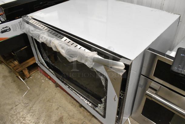 BRAND NEW SCRATCH AND DENT! Avantco 177CO46M Full Size Countertop Convection Oven with Moisture Injection, 4.4 cu. ft. See Pictures for Broken Glass. 208/240 Volts. - Image 3 of 9