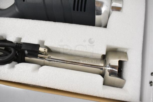 5 BRAND NEW SCRATCH AND DENT! AvaMix 928IBMD10 10" Medium-Duty Variable Speed Immersion Blender - 3/4 hp. 120 Volts, 1 Phase. 5 Times Your Bid! - Image 5 of 10