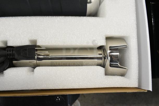 4 BRAND NEW SCRATCH AND DENT! AvaMix 928IBMD10 10" Medium-Duty Variable Speed Immersion Blender - 3/4 hp. 120 Volts, 1 Phase. 4 Times Your Bid! - Image 3 of 8