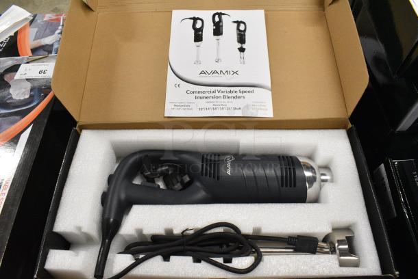 4 BRAND NEW SCRATCH AND DENT! AvaMix 928IBMD10 10" Medium-Duty Variable Speed Immersion Blender - 3/4 hp. 120 Volts, 1 Phase. 4 Times Your Bid! - Image 1 of 7