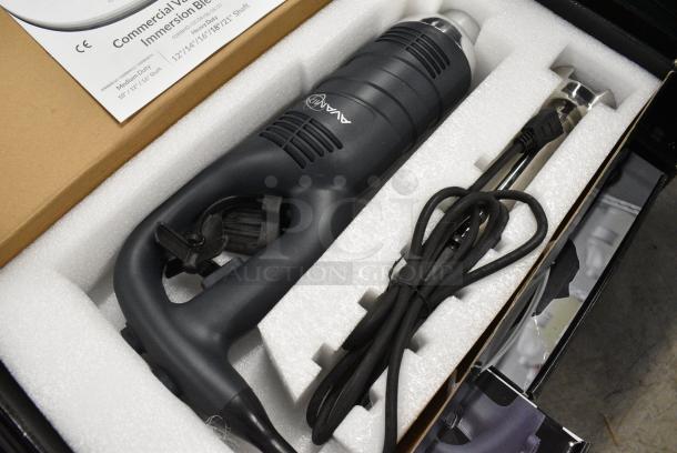 4 BRAND NEW SCRATCH AND DENT! AvaMix 928IBMD10 10" Medium-Duty Variable Speed Immersion Blender - 3/4 hp. 120 Volts, 1 Phase. 4 Times Your Bid! - Image 2 of 7