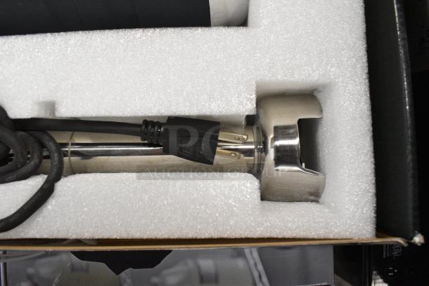 4 BRAND NEW SCRATCH AND DENT! AvaMix 928IBMD10 10" Medium-Duty Variable Speed Immersion Blender - 3/4 hp. 120 Volts, 1 Phase. 4 Times Your Bid! - Image 3 of 7