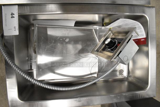 BRAND NEW SCRATCH AND DENT! 2024 Avantco 177TM12B Top Mount Drop-In Full Size Hot Food Well with Round Inside Corners and Drain. 208 Volts, 1 Phase. - Image 5 of 7