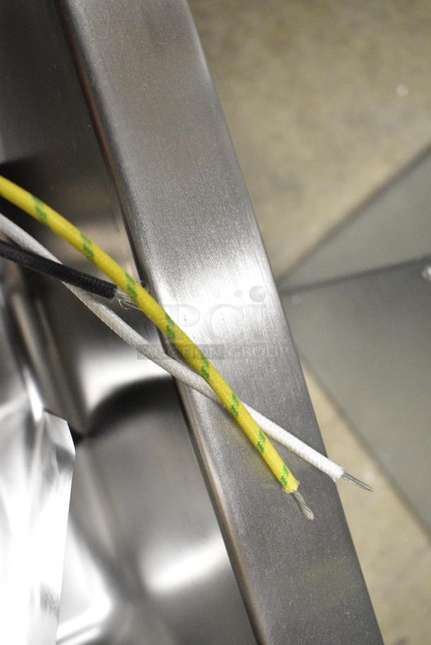 BRAND NEW SCRATCH AND DENT! 2024 Avantco 177TM12B Top Mount Drop-In Full Size Hot Food Well with Round Inside Corners and Drain. 208 Volts, 1 Phase. - Image 7 of 7