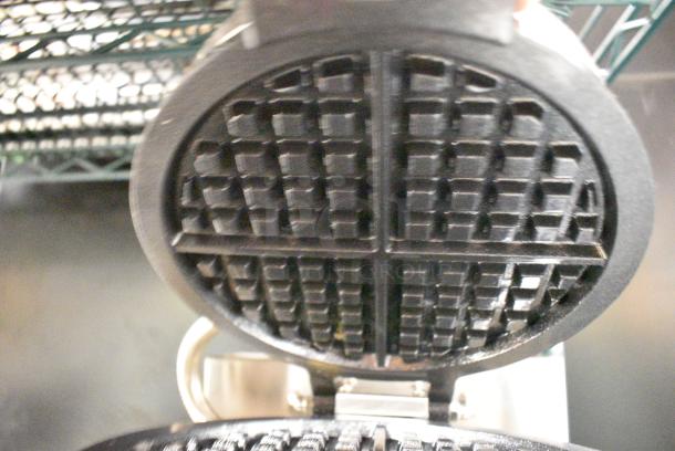 BRAND NEW SCRATCH AND DENT! 2024 Estella 348WSMXS2A Stainless Steel Stacked Waffle Maker. 120 Volts, 1 Phase. Tested and Working! - Image 7 of 10