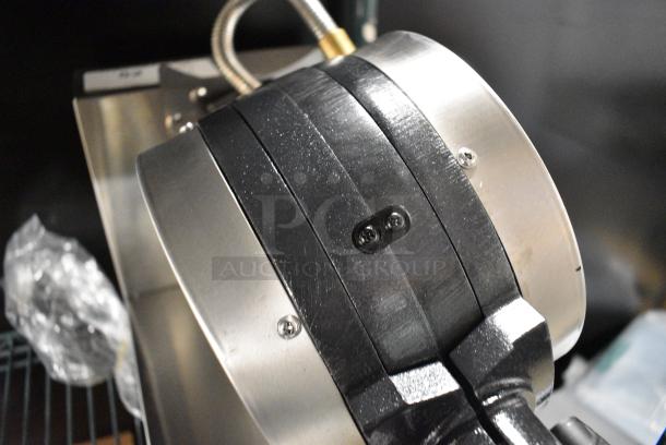 BRAND NEW SCRATCH AND DENT! 2024 Estella 348WSMXS2A Stainless Steel Stacked Waffle Maker. 120 Volts, 1 Phase. Tested and Working! - Image 8 of 10