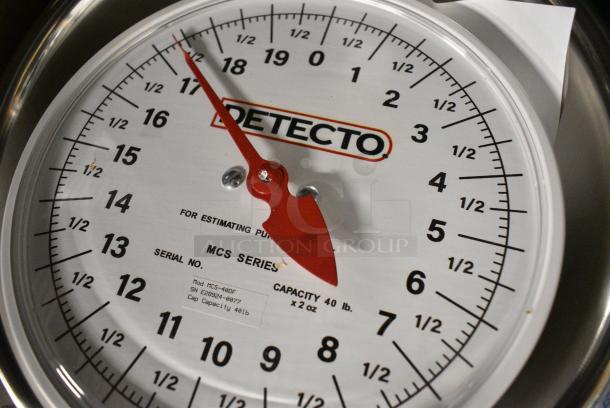 BRAND NEW SCRATCH AND DENT! Cardinal Detecto MCS-40DF 40 lb. Hanging Fish Scale with Double Dial - Image 3 of 6