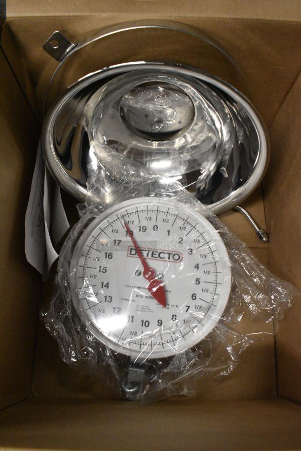 BRAND NEW SCRATCH AND DENT! Cardinal Detecto MCS-40DF 40 lb. Hanging Fish Scale with Double Dial - Image 1 of 4