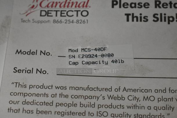 BRAND NEW SCRATCH AND DENT! Cardinal Detecto MCS-40DF 40 lb. Hanging Fish Scale with Double Dial - Image 4 of 4