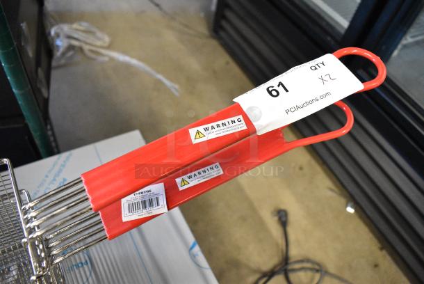 2 BRAND NEW SCRATCH AND DENT! Avantco 177FB1796 17 1/2" x 9 1/4" x 6 1/8" Twin Fryer Basket with Front Hook. 2 Times Your Bid! - Image 5 of 6