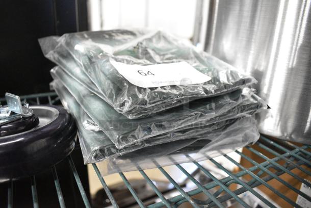 10 BRAND NEW SCRATCH AND DENT! Choice 160WAISTNTHG Hunter Green Waist Apron with Natural Webbing and 3 Pockets - 12" x 26". 10 Times Your Bid! - Image 5 of 5