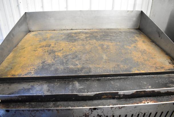 Vulcan Stainless Steel Commercial Natural Gas Powered Flat Top Griddle w/ Cheese Melter. - Image 4 of 9