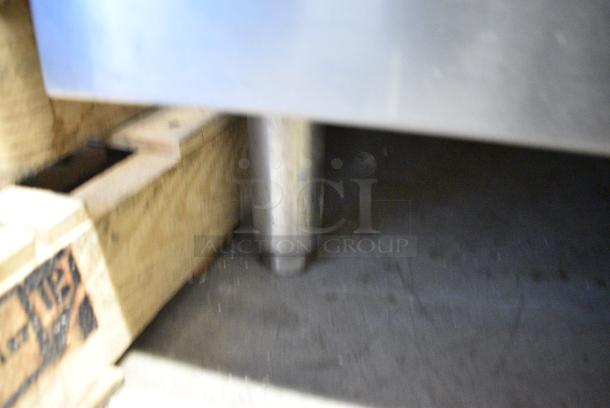 2 Southbend SilverStar Stainless Steel Commercial Natural Gas Powered Full Size Convection Oven w/ View Through Doors, Metal Oven Racks and Thermostatic Controls. 2 Times Your Bid! - Image 8 of 10