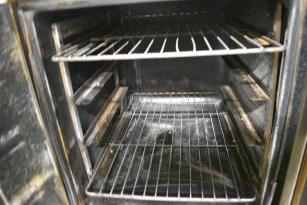 Moffat Turbofan Stainless Steel Commercial Natural Gas Powered Half Size Convection Oven w/ View Through Door, Metal Oven Racks and Thermostatic Controls. - Image 5 of 8