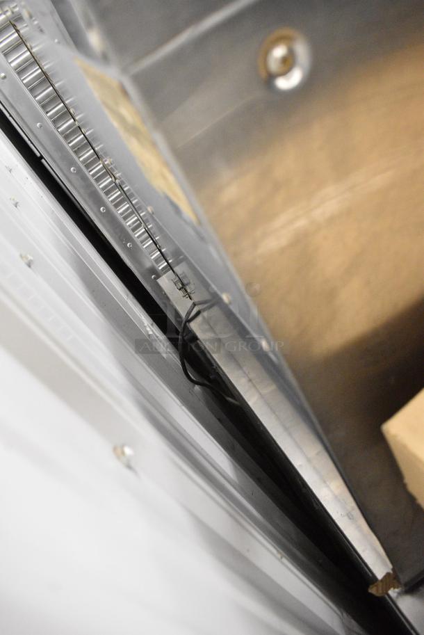 Moffat Turbofan Stainless Steel Commercial Natural Gas Powered Half Size Convection Oven w/ View Through Door, Metal Oven Racks and Thermostatic Controls. - Image 7 of 8