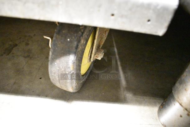 CresCor 120CR1836 Metal Commercial Heated Holding Cabinet on Commercial Casters. 120 Volts, 1 Phase. Tested and Working! - Image 5 of 9
