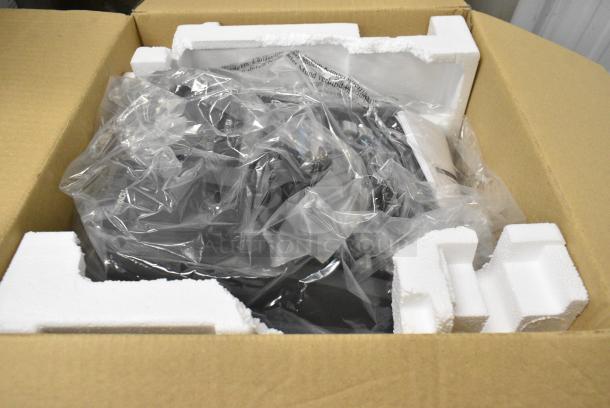 BRAND NEW SCRATCH AND DENT! Royal 520DX Countertop Electronic Cash Register. - Image 3 of 12