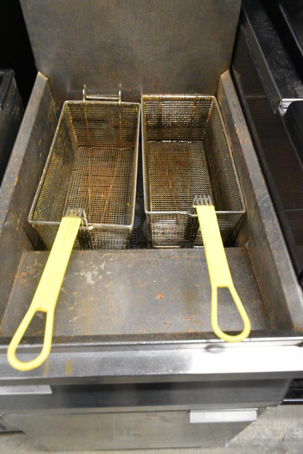 Cecilware FMP65 Stainless Steel Commercial Floor Style Natural Gas Powered Deep Fat Fryer w/ Metal Fry Baskets. 135,000 BTU. - Image 2 of 5