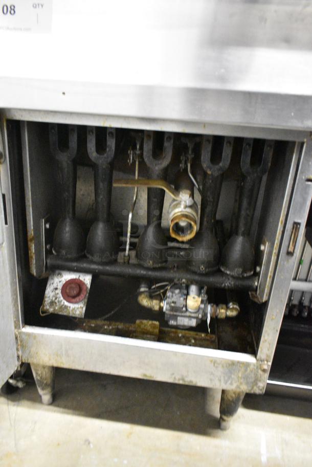 Cecilware FMP65 Stainless Steel Commercial Floor Style Natural Gas Powered Deep Fat Fryer w/ Metal Fry Baskets. 135,000 BTU. - Image 4 of 5