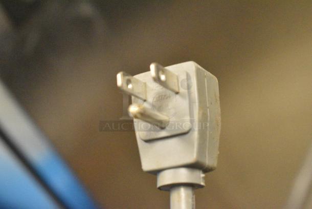AHT Metal Commercial Chest Freezer Merchandiser. 115 Volts, 1 Phase. Tested and Working! - Image 3 of 5