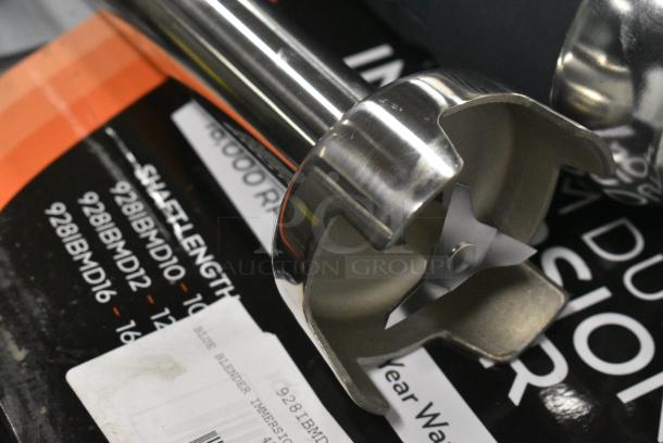 3 BRAND NEW SCRATCH AND DENT! Items Including 928IBMD10DX 10" Medium-Duty Variable Speed Immersion Blender, 2 928IBMD10 10" Medium-Duty Variable Speed Immersion Blender - 3/4 hp. 3 Times Your Bid! - Image 7 of 19