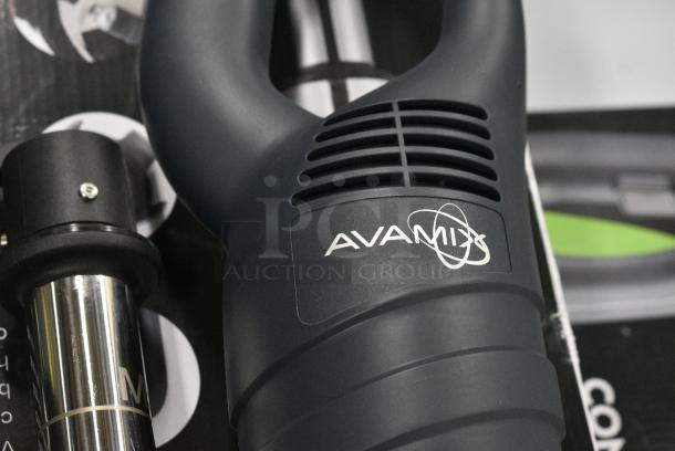 3 BRAND NEW SCRATCH AND DENT! Items Including 928IBMD10DX 10" Medium-Duty Variable Speed Immersion Blender, 2 928IBMD10 10" Medium-Duty Variable Speed Immersion Blender - 3/4 hp. 3 Times Your Bid! - Image 17 of 19