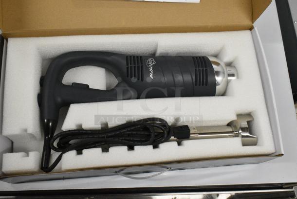 BRAND NEW SCRATCH AND DENT! AvaMix 928IBMD10 10" Medium-Duty Variable Speed Immersion Blender - 3/4 hp. 120 Volts, 1 Phase. - Image 4 of 9