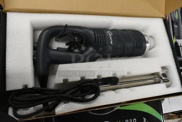 5 BRAND NEW SCRATCH AND DENT! AvaMix 928IBMD12 12" Medium-Duty Variable Speed Immersion Blender - 3/4 hp. 120 Volts, 1 Phase. 5 Times Your Bid! - Image 4 of 19