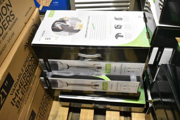 5 BRAND NEW SCRATCH AND DENT! AvaMix 928IBMD12 12" Medium-Duty Variable Speed Immersion Blender - 3/4 hp. 120 Volts, 1 Phase. 5 Times Your Bid! - Image 2 of 9