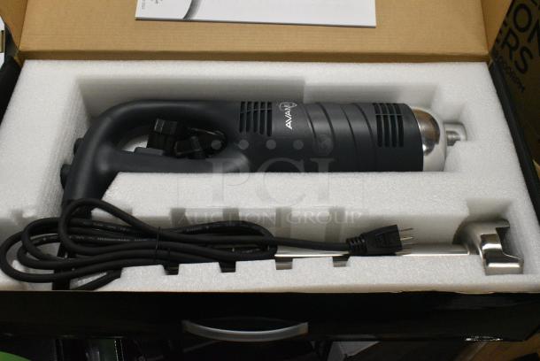 4 BRAND NEW SCRATCH AND DENT! AvaMix 928IBMD16 16" Medium-Duty Variable Speed Immersion Blender - 3/4 hp. 120 Volts, 1 Phase. 4 Times Your Bid! - Image 3 of 9