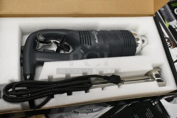 2 BRAND NEW SCRATCH AND DENT! AvaMix 928IBMD16 16" Medium-Duty Variable Speed Immersion Blender - 3/4 hp. 120 Volts, 1 Phase. 2 Times Your Bid! - Image 4 of 9