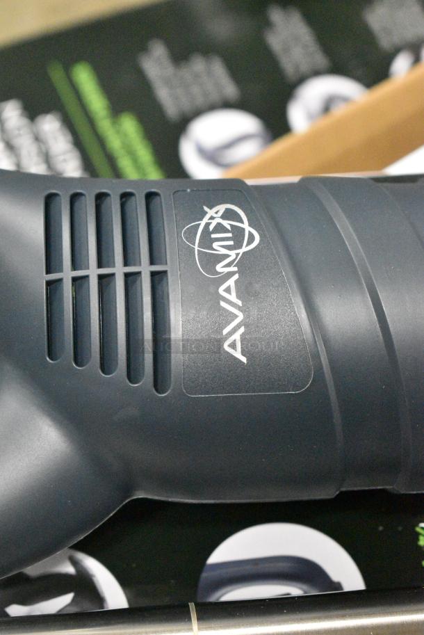 BRAND NEW SCRATCH AND DENT! AvaMix 928IBMD16 16" Medium-Duty Variable Speed Immersion Blender - 3/4 hp. 120 Volts, 1 Phase. - Image 8 of 9