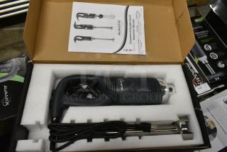 BRAND NEW SCRATCH AND DENT! AvaMix 928IBMD16 16" Medium-Duty Variable Speed Immersion Blender - 3/4 hp. 120 Volts, 1 Phase.