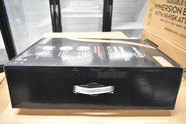 5 BRAND NEW SCRATCH AND DENT! AvaMix 928IBHDW10 Heavy-Duty Variable Speed Immersion Blender with 10" Whisk - 1 1/4 hp. 120 Volts, 1 Phase. 5 Times Your Bid! - Image 2 of 12