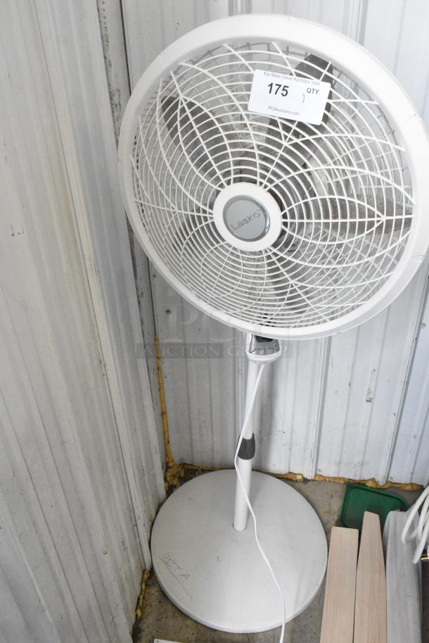 Lasko White Poly Floor Style Fan. 120 Volts, 1 Phase. Tested and Working! - Image 1 of 5