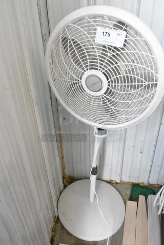 Lasko White Poly Floor Style Fan. 120 Volts, 1 Phase. Tested and Working!