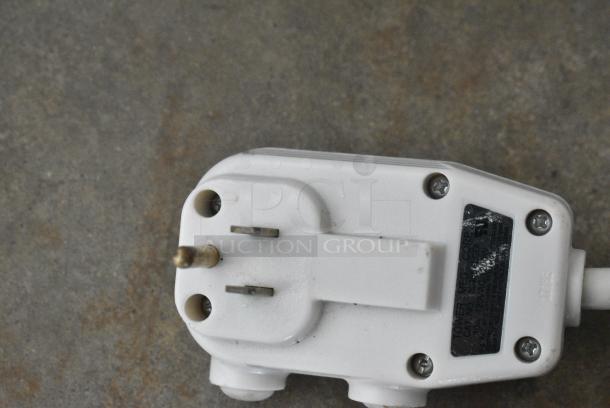 2 General Electric AEL05LXQ1 / CoazstAir CEW081CCS Window Mounted Air Conditioners. 115 Volts, 1 Phase. 2 Times Your Bid! Tested and Working! - Image 7 of 16