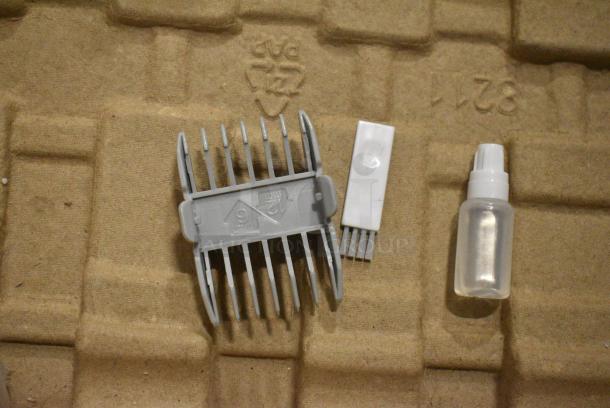 IN ORIGINAL BOX! Petcove PC-FRFLFF-WHT FurrFluff Pet Grooming & Vacuum Kit - Image 6 of 11